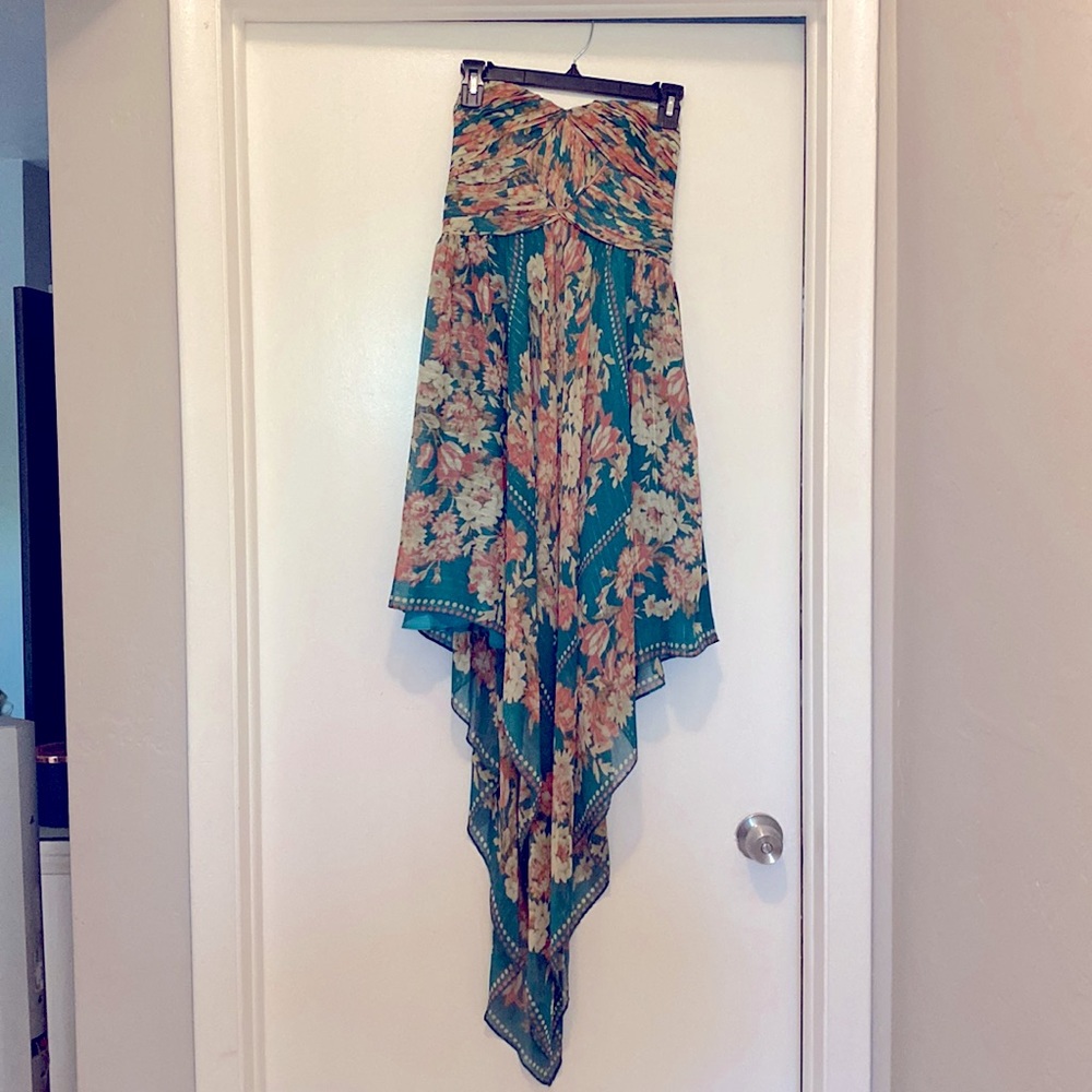 Beautiful boho dress, never used, tags still on size 4